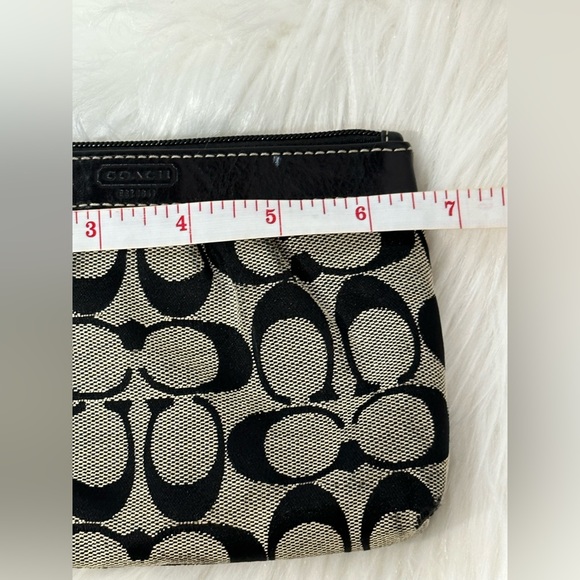 COACH Signature Hray/Black signature Wristlet - Picture 13 of 13
